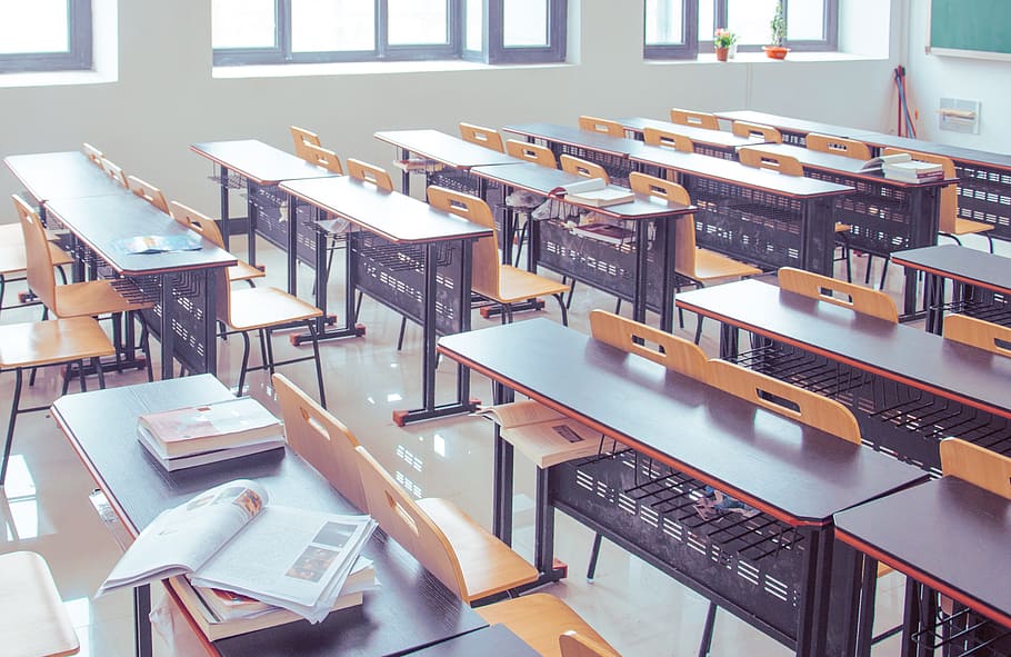 classroom-guiyang-tables-textbooks